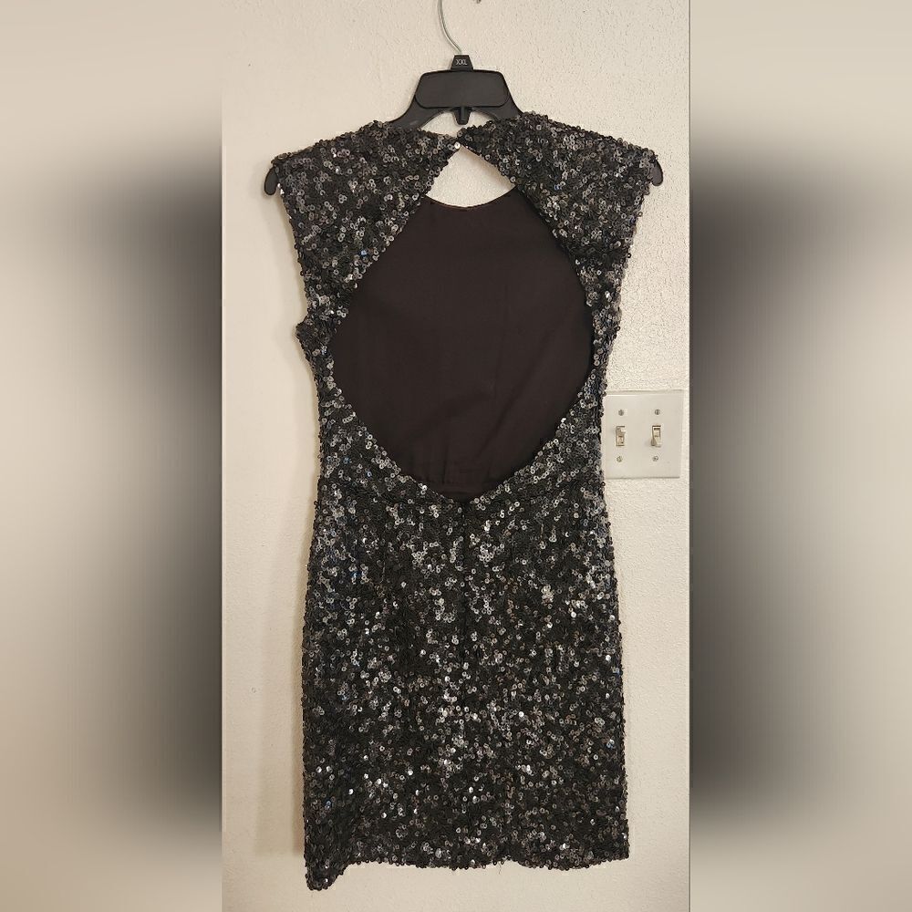 Rachel Zoe Open Back Sheath Knott Sequin Mini Dress in Black Size 10 - Picture 2 of 16